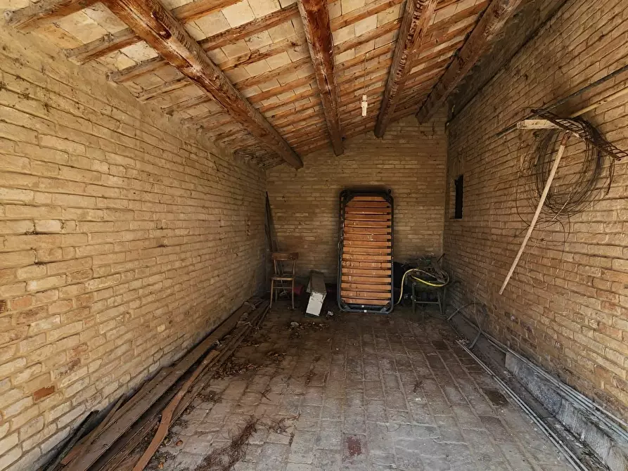 Immagine 35 di Rustico / casale in vendita  a Recanati