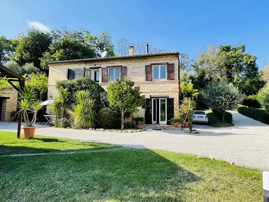 Immagine 1 di Rustico / casale in vendita  in san savino a Montecosaro