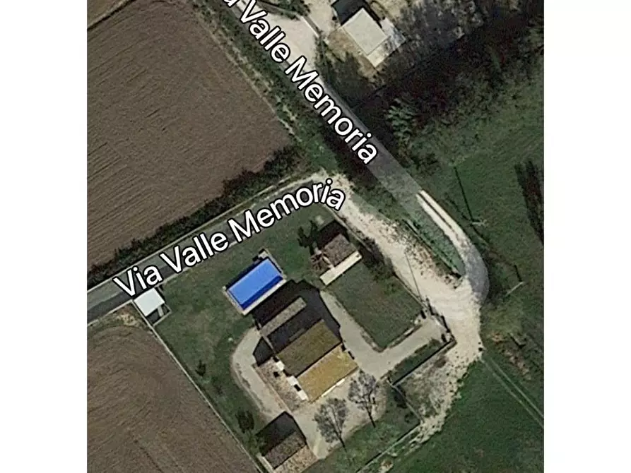 Immagine 48 di Rustico / casale in vendita  a Recanati