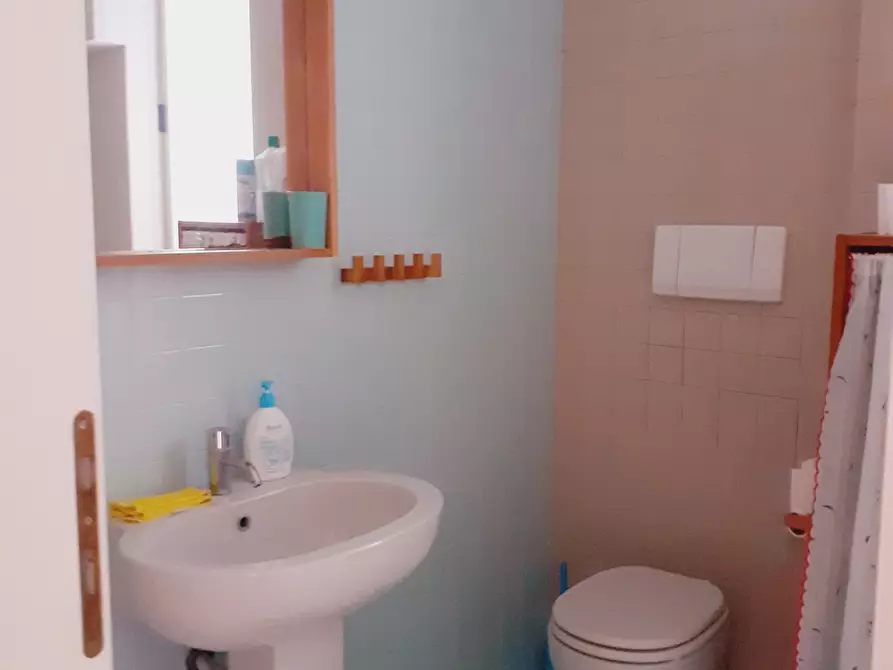 Immagine 22 di Trilocale in vendita  in Via Villarey a Ancona