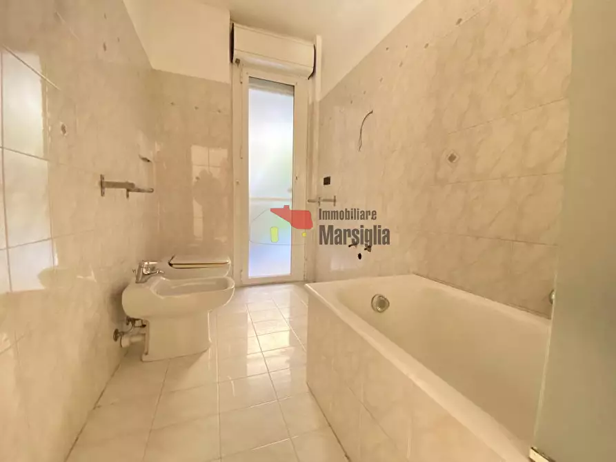 Immagine 16 di Quadrilocale in vendita  in Strada Solaro 88 a San Remo