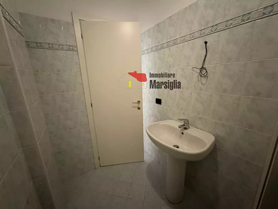 Immagine 17 di Trilocale in vendita  in Via Franco Alfano 37 a San Remo