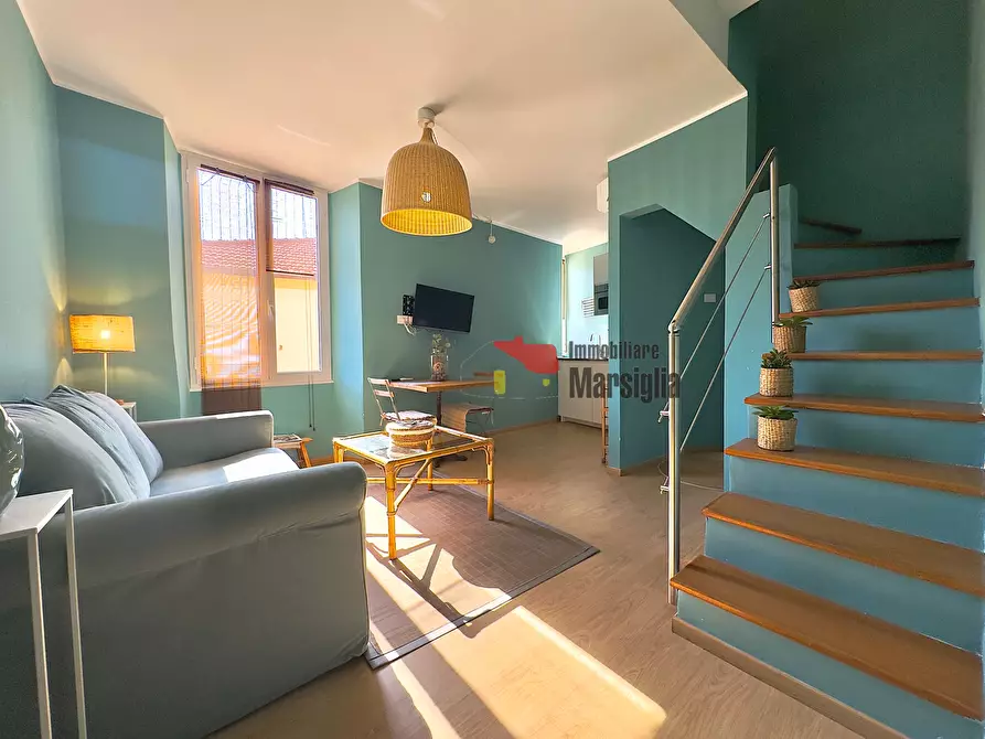 Immagine 1 di Bilocale in vendita  in Via Feraldi 20 a San Remo