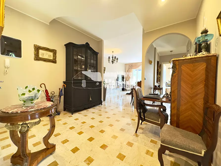Immagine 9 di Quadrilocale in vendita  in Corso degli Inglesi 620 a San Remo