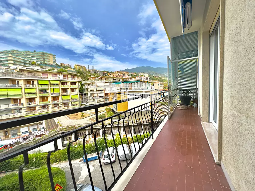 Immagine 26 di Quadrilocale in vendita  in Corso degli Inglesi 620 a San Remo