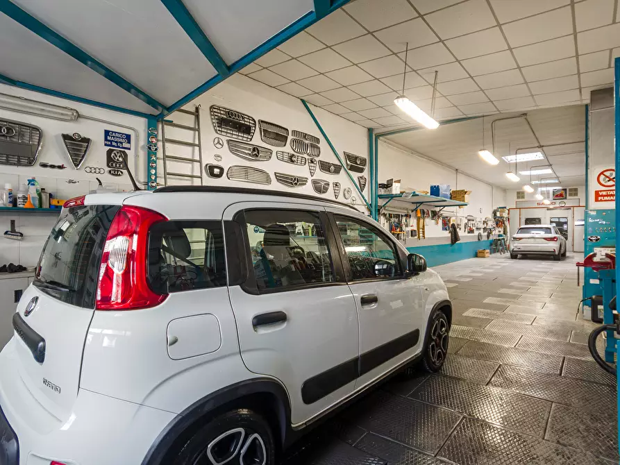 Immagine 2 di Laboratorio in vendita  in Via Magenta a Torino