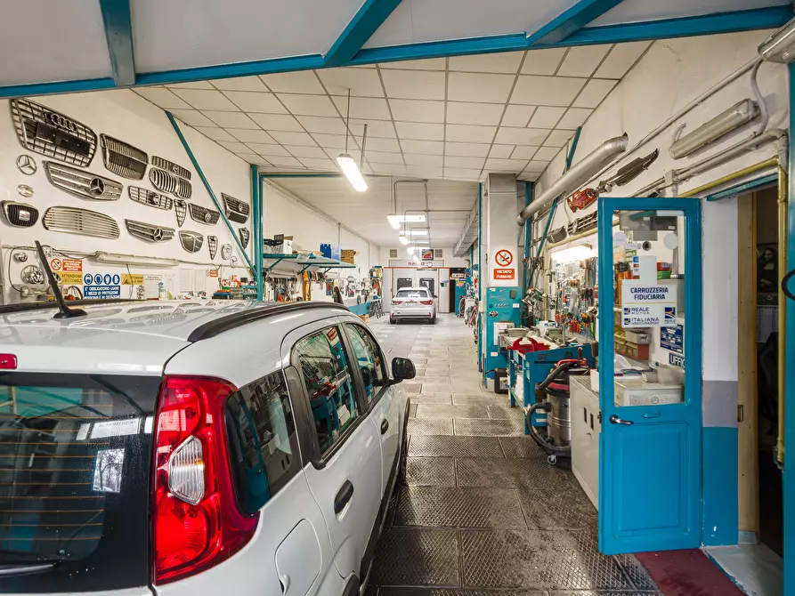 Immagine 1 di Laboratorio in vendita  in Via Magenta a Torino