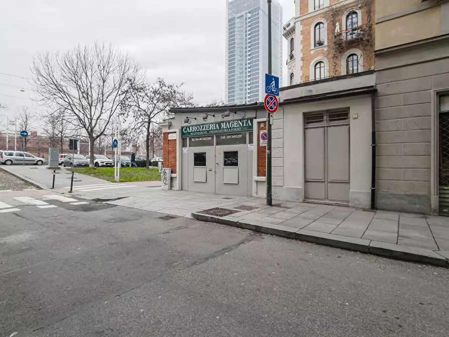 Immagine 17 di Laboratorio in vendita  in Via Magenta a Torino