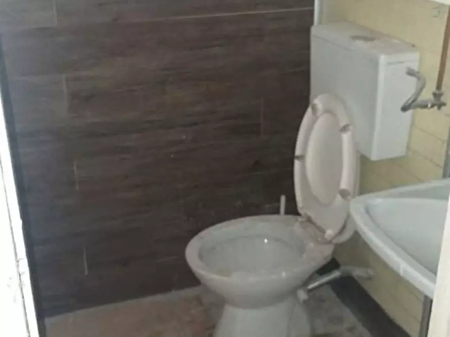 Immagine 15 di Locale commerciale in vendita  in Via Garibaldi 130 a Messina