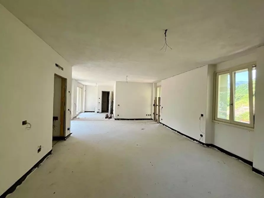 Immagine 8 di Trilocale in vendita  in Via Castello 27 a Canzo