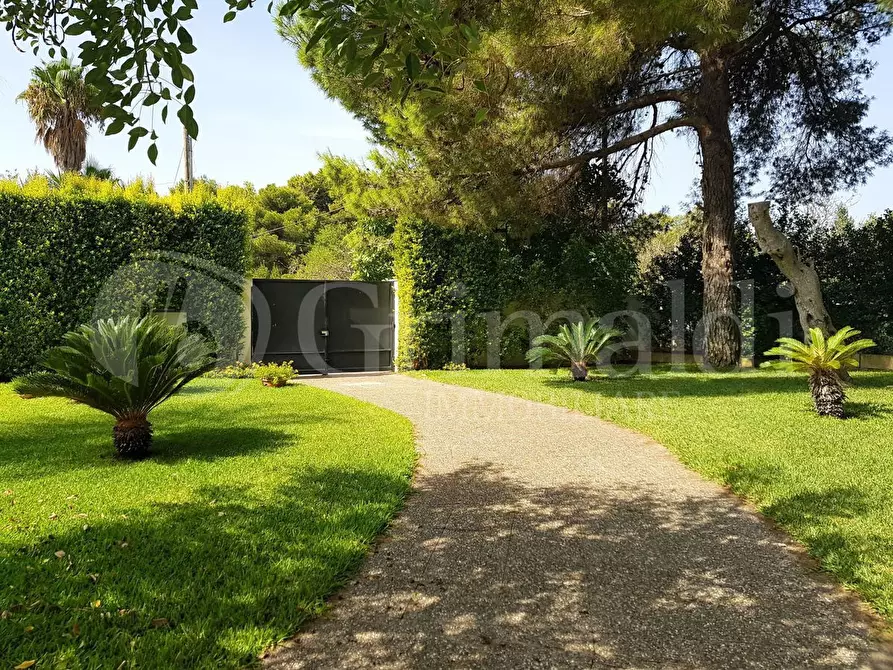 Immagine 32 di Casa indipendente in vendita  in corso cesare vergine a Tuglie