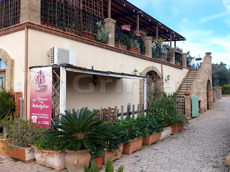 Immagine 6 di Locale commerciale in vendita  in Via Aurelia Nord 10 a Follonica