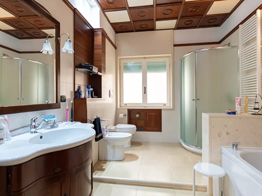 Immagine 20 di Pentalocale in vendita  in Via Salvatore Grande 12 a Lecce