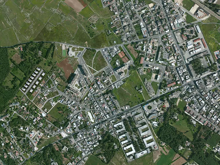 Immagine 8 di Villa in vendita  in Via Rodi Garganico 2 a Lecce