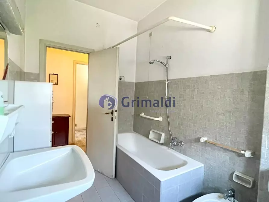 Immagine 11 di Quadrilocale in vendita  in Via Regina Elena 23 a Lecce