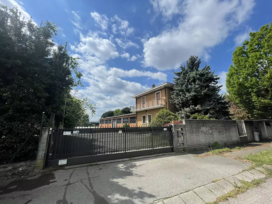 Immagine 2 di Attività artigianale in vendita  in Viale dell'Unione Europea 36 a Gallarate
