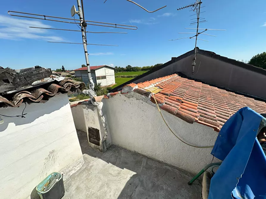 Immagine 1 di Casa indipendente in vendita  in via fratelli necco 15 a Caresana