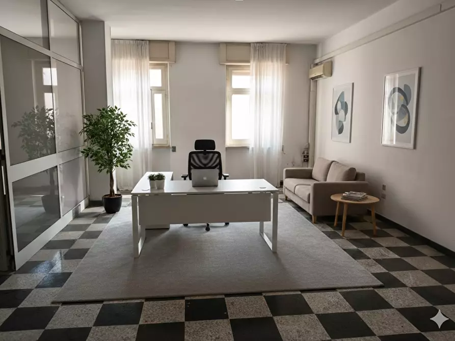 Immagine 25 di Ufficio in vendita  in Via Carmine 44 a Brindisi