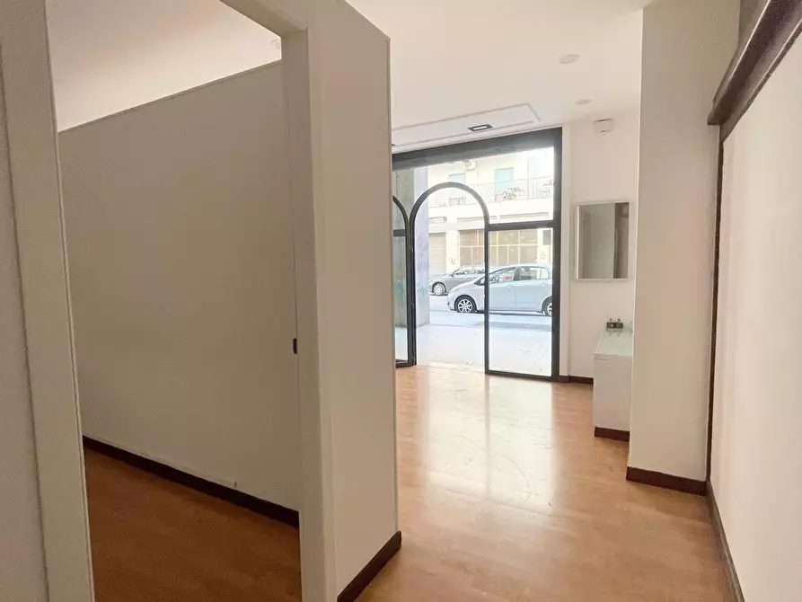 Immagine 13 di Locale commerciale in affitto  in Via G. D'Annunzio 61 a Lecce