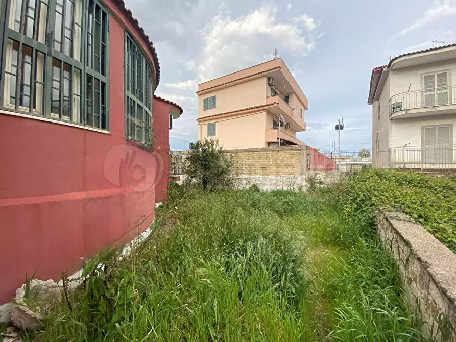 Immagine 3 di Casa indipendente in vendita  a Giugliano In Campania