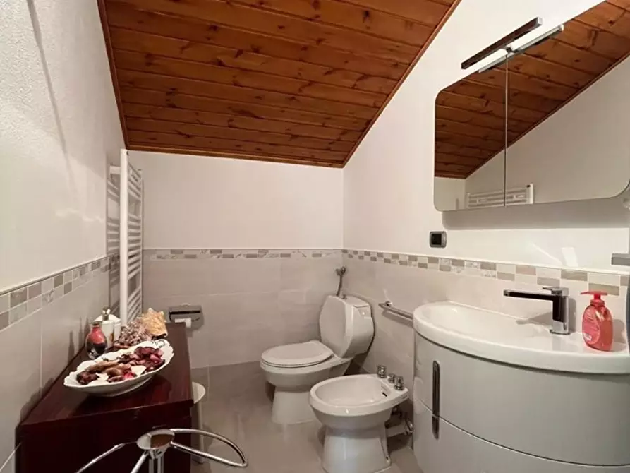 Immagine 33 di Casa indipendente in vendita  in via C. Goldoni 17 a Alta Valle Intelvi