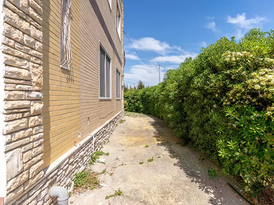 Immagine 23 di Villa in vendita  in Via Camaiore 2 a Lecce