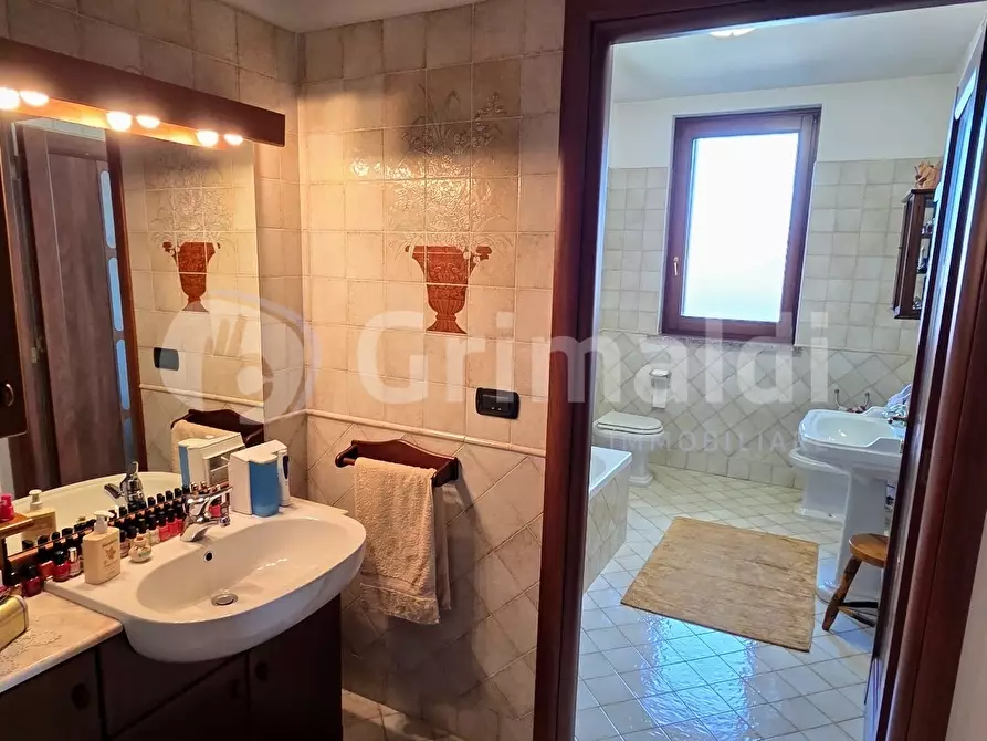 Immagine 44 di Villa in vendita  in Via Giovanni Antonio Comissetti 1 a Pezzana
