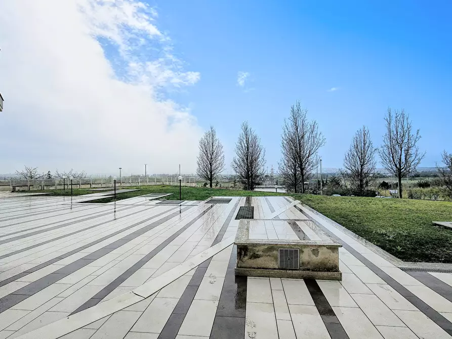 Immagine 2 di Locale commerciale in vendita  in Via alberto giolitti 53 a Roma