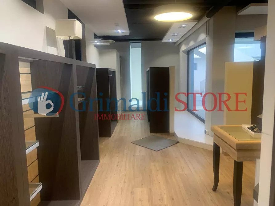 Immagine 6 di Locale commerciale in vendita  in Via Pacinotti 19 a Campi Salentina