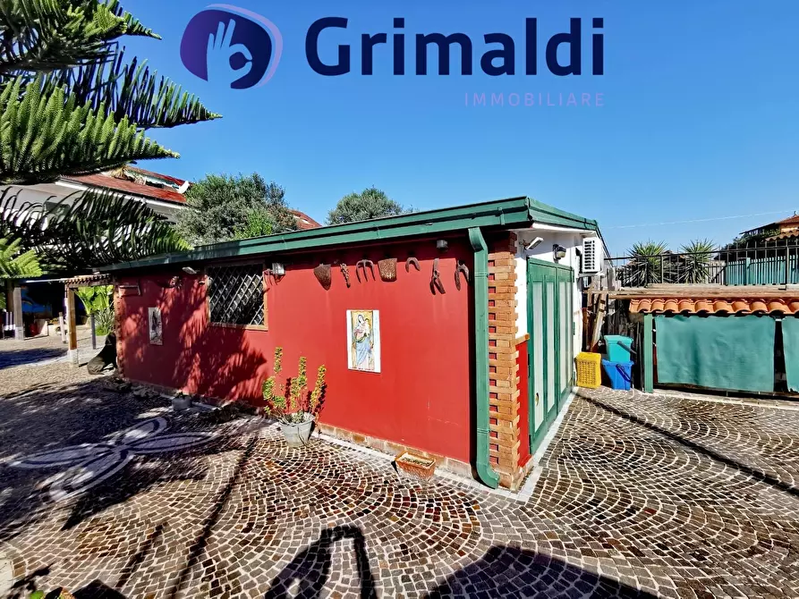 Immagine 9 di Villa in vendita  a Napoli