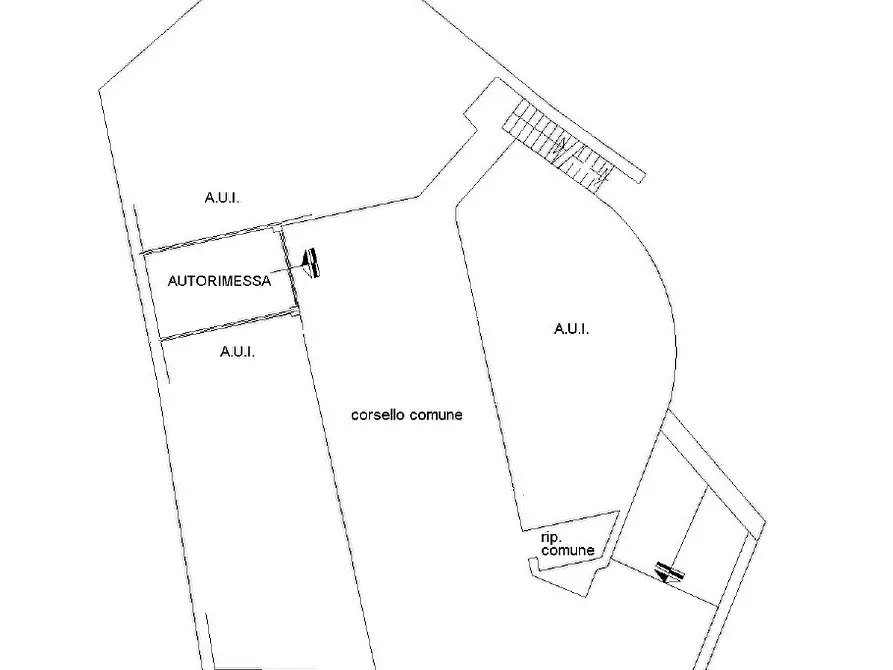 Immagine 7 di Garage in vendita  in Via Torno a Como