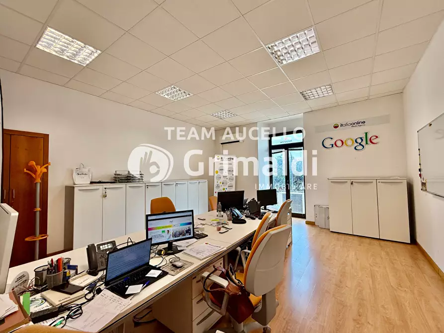 Immagine 12 di Appartamento in vendita  in Corso Giuseppe Garibaldi 167 a Salerno