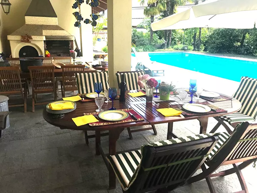 Immagine 3 di Villa in vendita  a Caresanablot