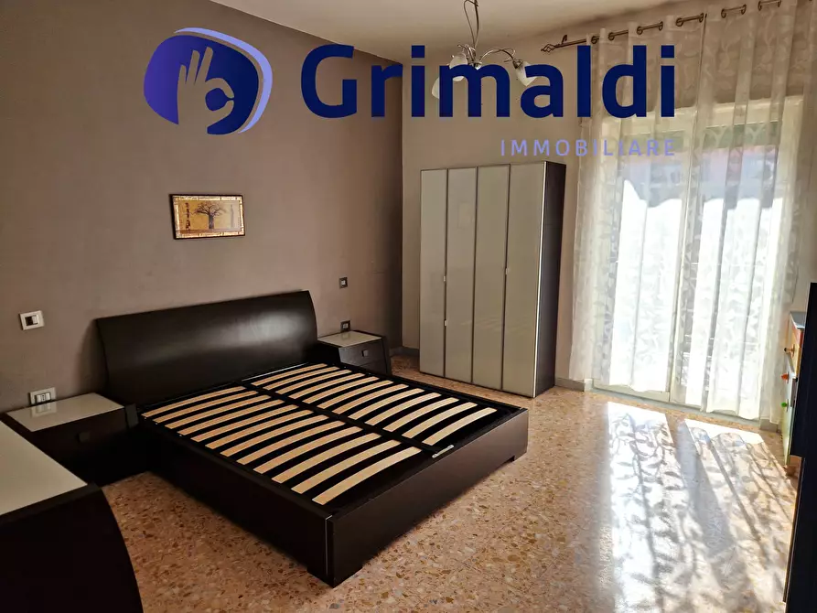 Immagine 12 di Trilocale in vendita  in Via Diomede Carafa 34 a Napoli