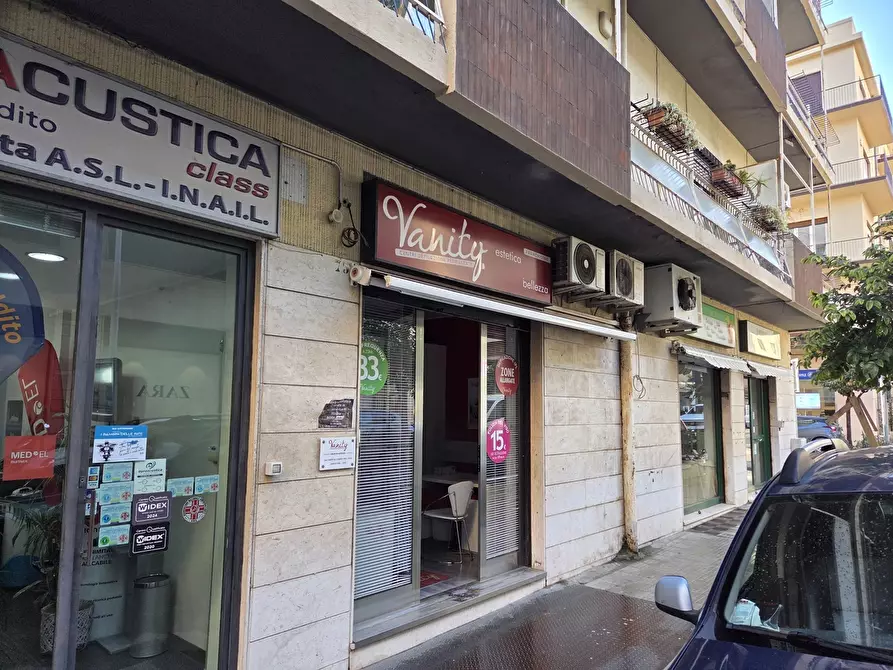 Immagine 5 di Locale commerciale in vendita  in Via Giordano Bruno 75/g a Messina