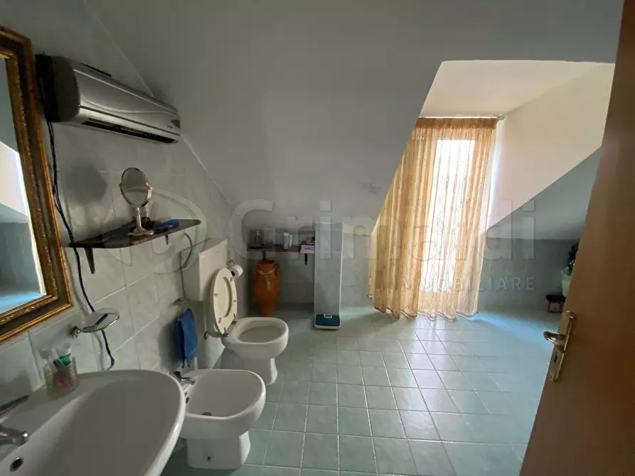 Immagine 11 di Mansarda in vendita  a Giugliano In Campania