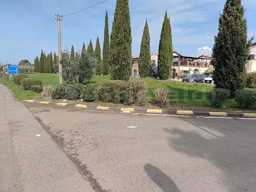 Immagine 4 di Locale commerciale in vendita  in Via Aurelia Nord 10 a Follonica