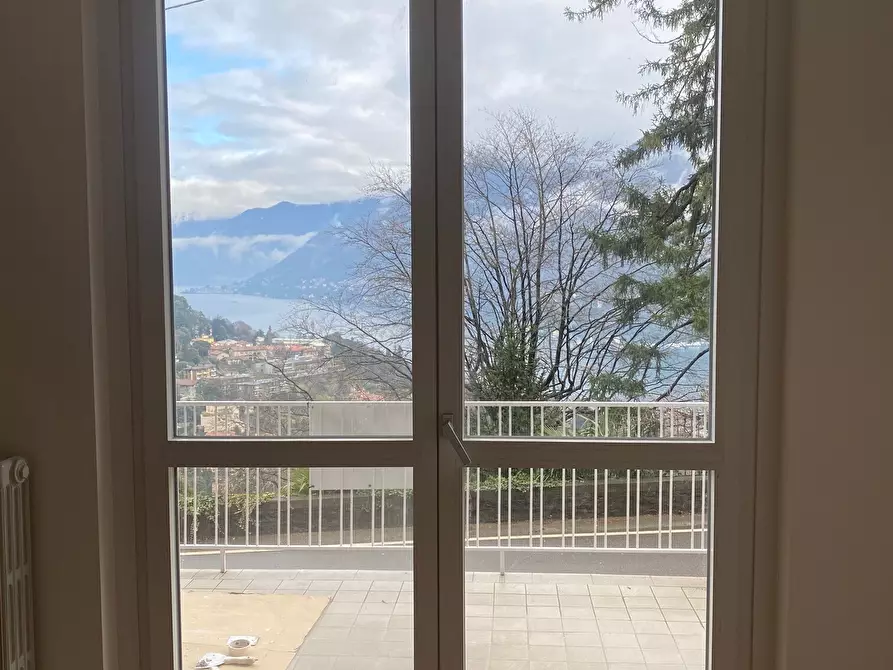 Immagine 1 di Trilocale in vendita  in Viale per S. Fermo della Battaglia 18 a Como