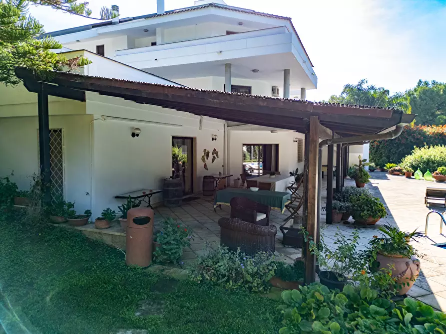 Immagine 14 di Villa in vendita  in Via Venosa 5 a Lecce