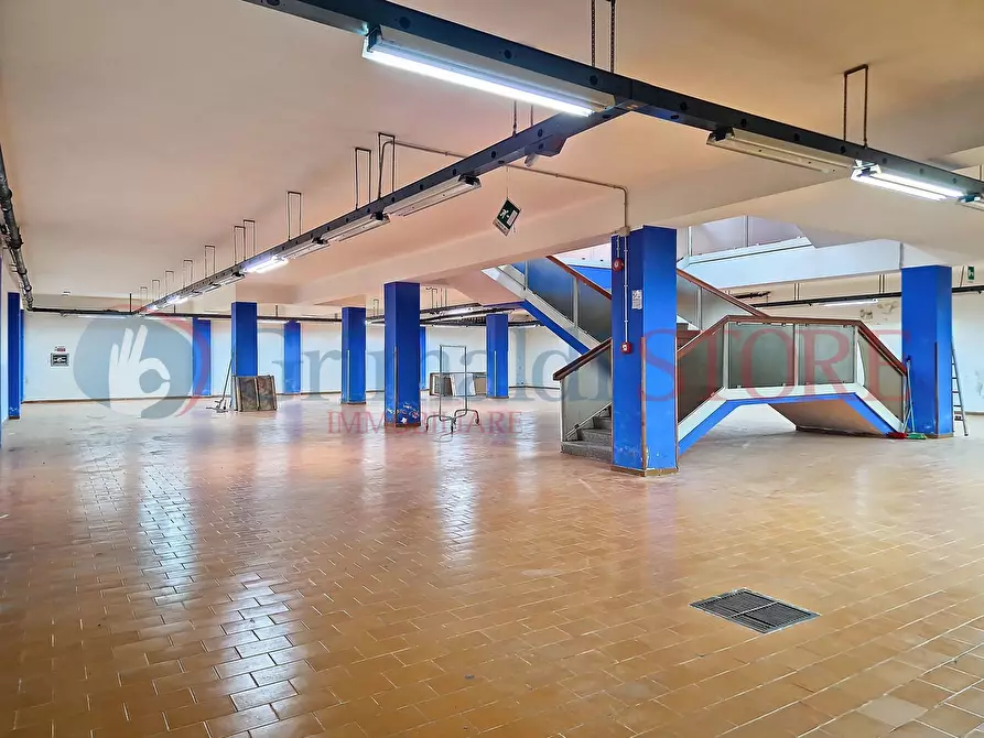 Immagine 24 di Attività commerciale in vendita  a Francavilla Fontana