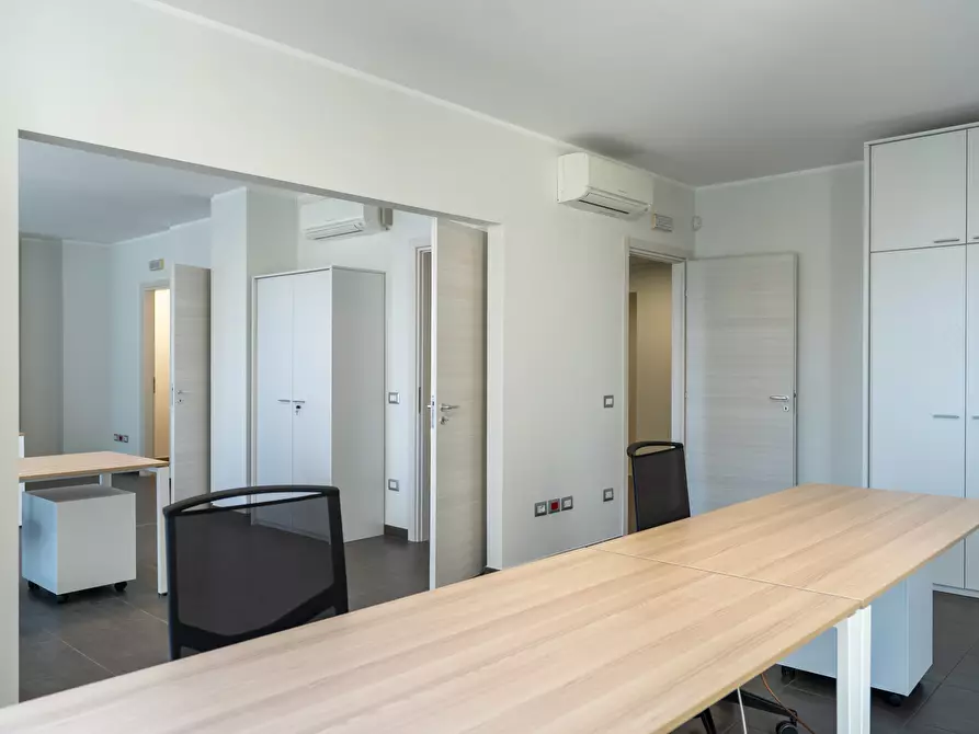 Immagine 8 di Ufficio in vendita  in Via Colonnello Archimede Costadura 2C a Lecce