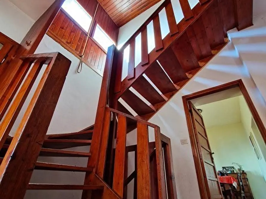 Immagine 21 di Villa in vendita  in via Scalini 38 a Brunate