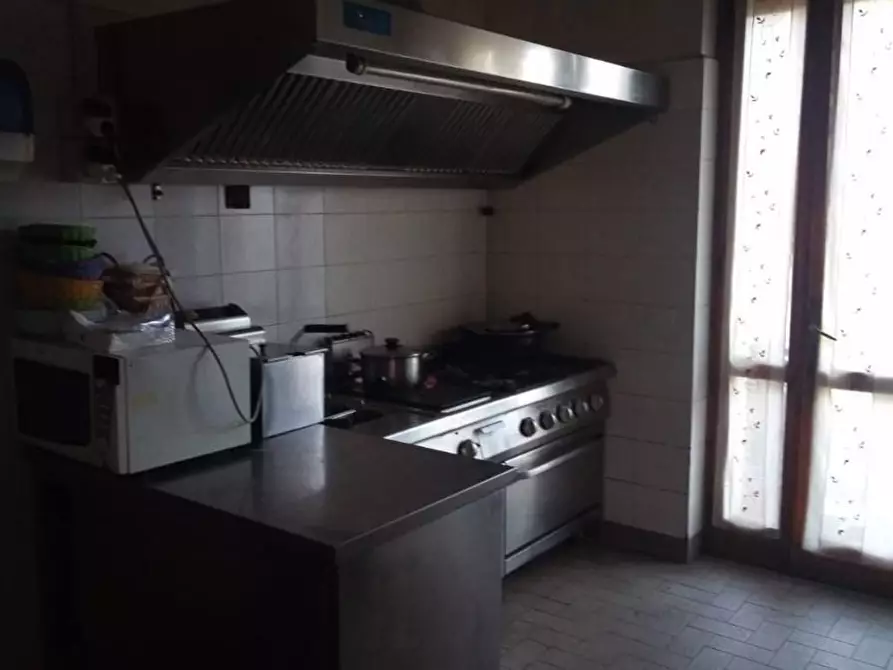 Immagine 6 di Locale commerciale in vendita  in via Venezia 9 a Brenna