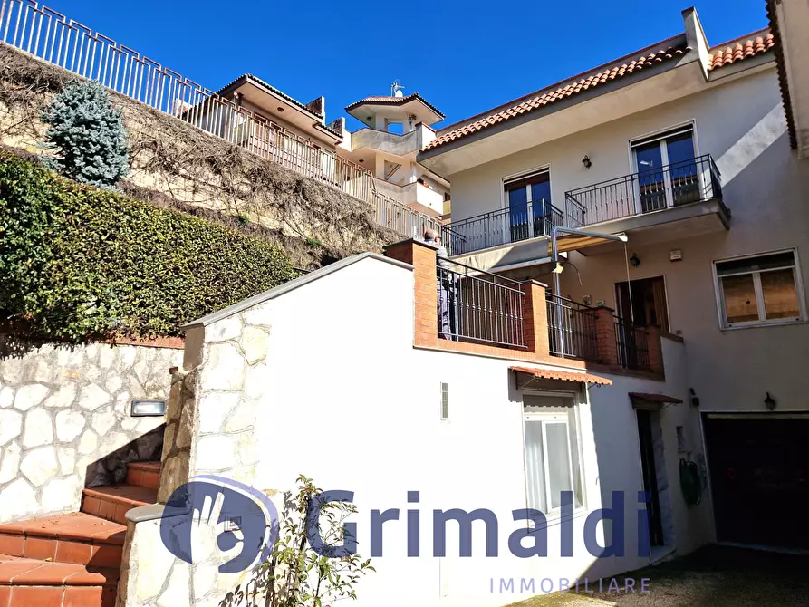 Immagine 2 di Villa in vendita  in Via Comunale Guantai Ad Orsolone 177 a Napoli