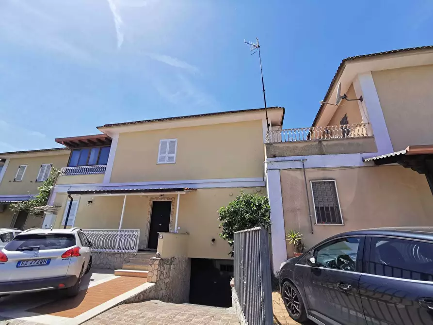 Immagine 2 di Villa in affitto  in Via Madonna del Pantano 40 a Giugliano In Campania