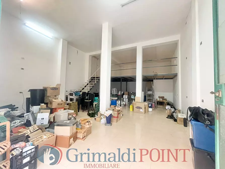Immagine 10 di Magazzino in vendita  in Via Duca d'Aosta 76 a Lecce