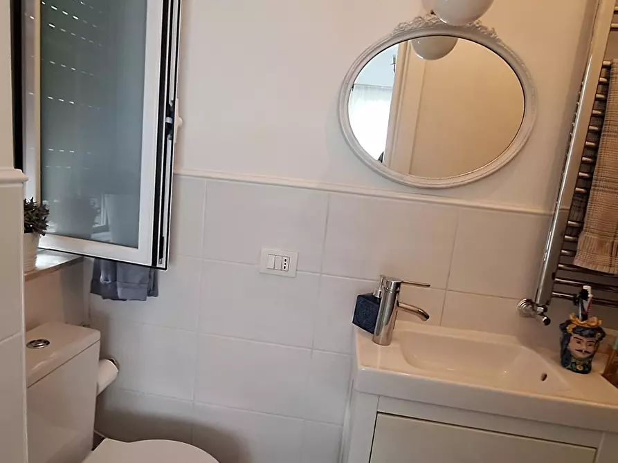 Immagine 17 di Quadrilocale in vendita  in Via dei Fiori 1 a Messina