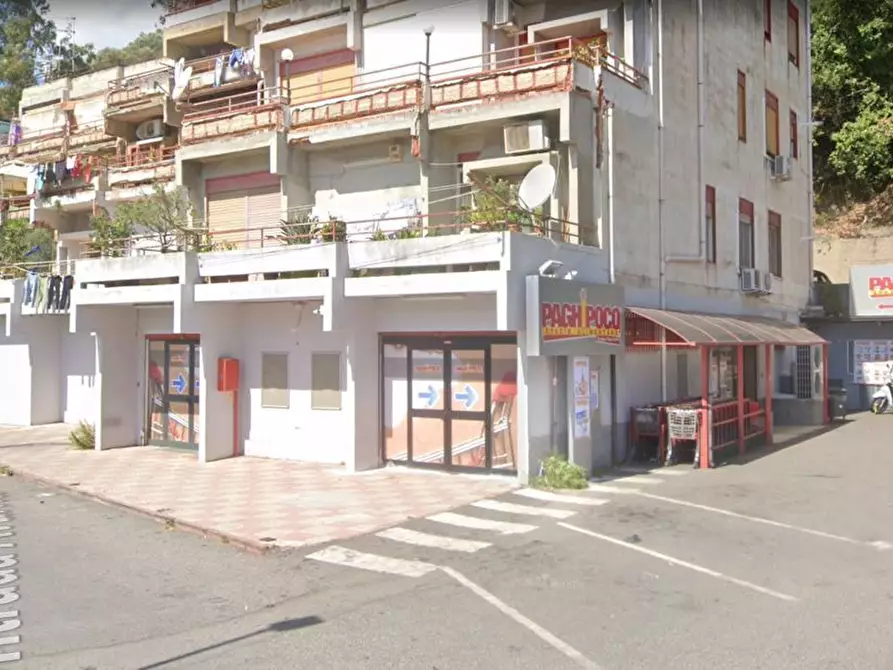 Immagine 1 di Locale commerciale in vendita  in Contrada Avarna San Michele 4 a Messina