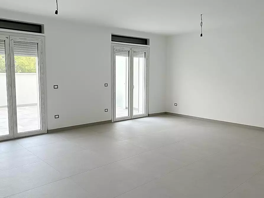 Immagine 10 di Trilocale in vendita  in Via Antonio Costanzo Casetti 2 a Lecce