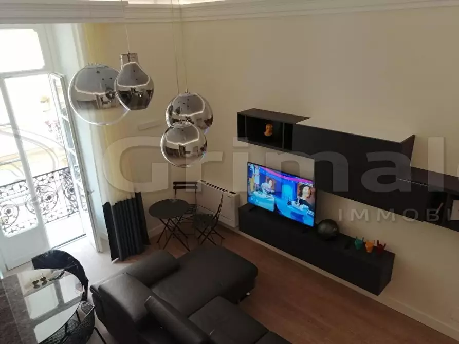Immagine 10 di Trilocale in vendita  in Piazza Nicola Amore 2 a Napoli